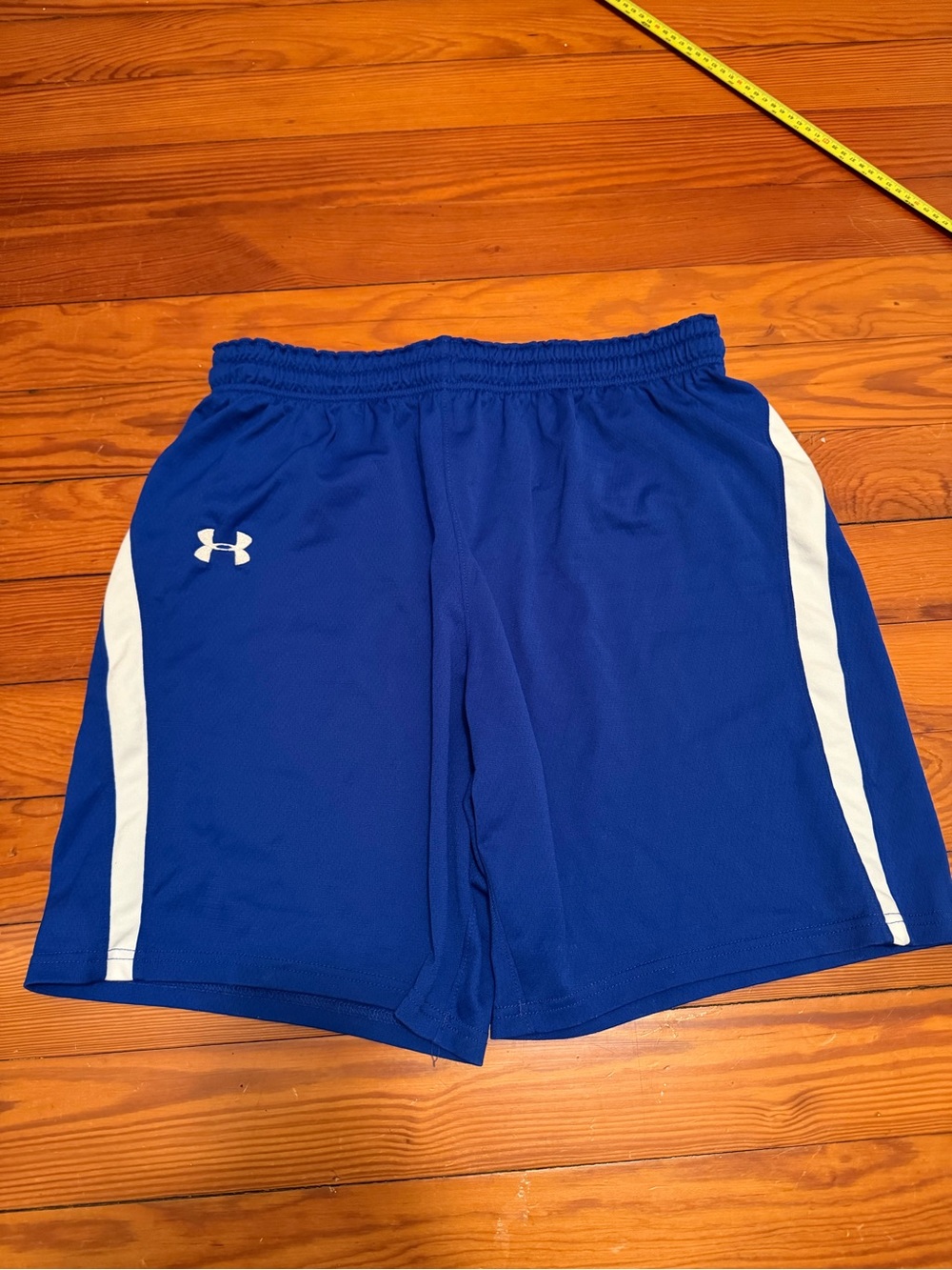 Under Armour Women’s Large Blue White Athletic Shorts